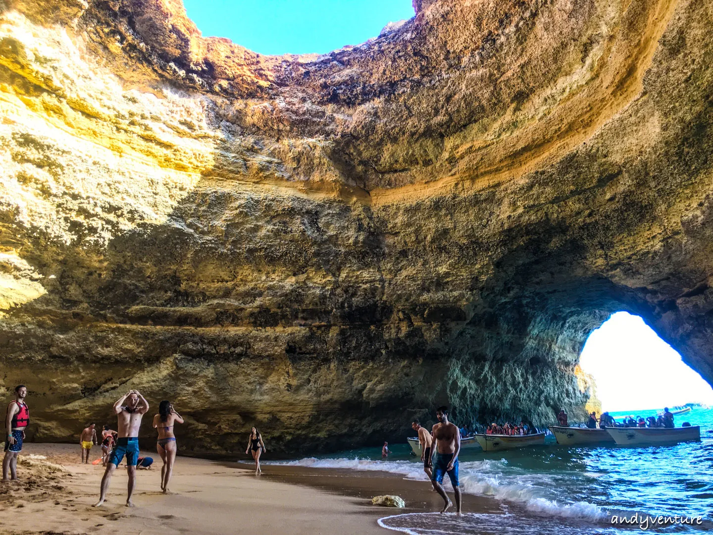 貝納吉爾海蝕洞(Benagil cave)－葡萄牙南部海蝕洞奇景｜Algarve｜葡萄牙租車