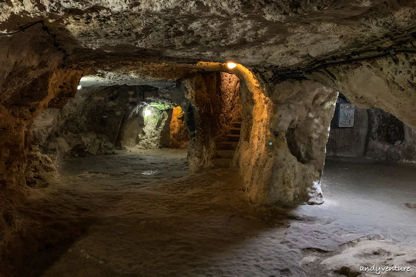 卡帕多奇亞地下城(德林克尤)－探索足以容納兩萬人的地底城市｜Cappadocia｜土耳其租車旅遊