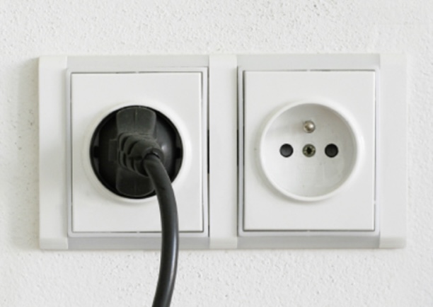 捷克插座(Type C, E) 捷克插座(Type C, E)