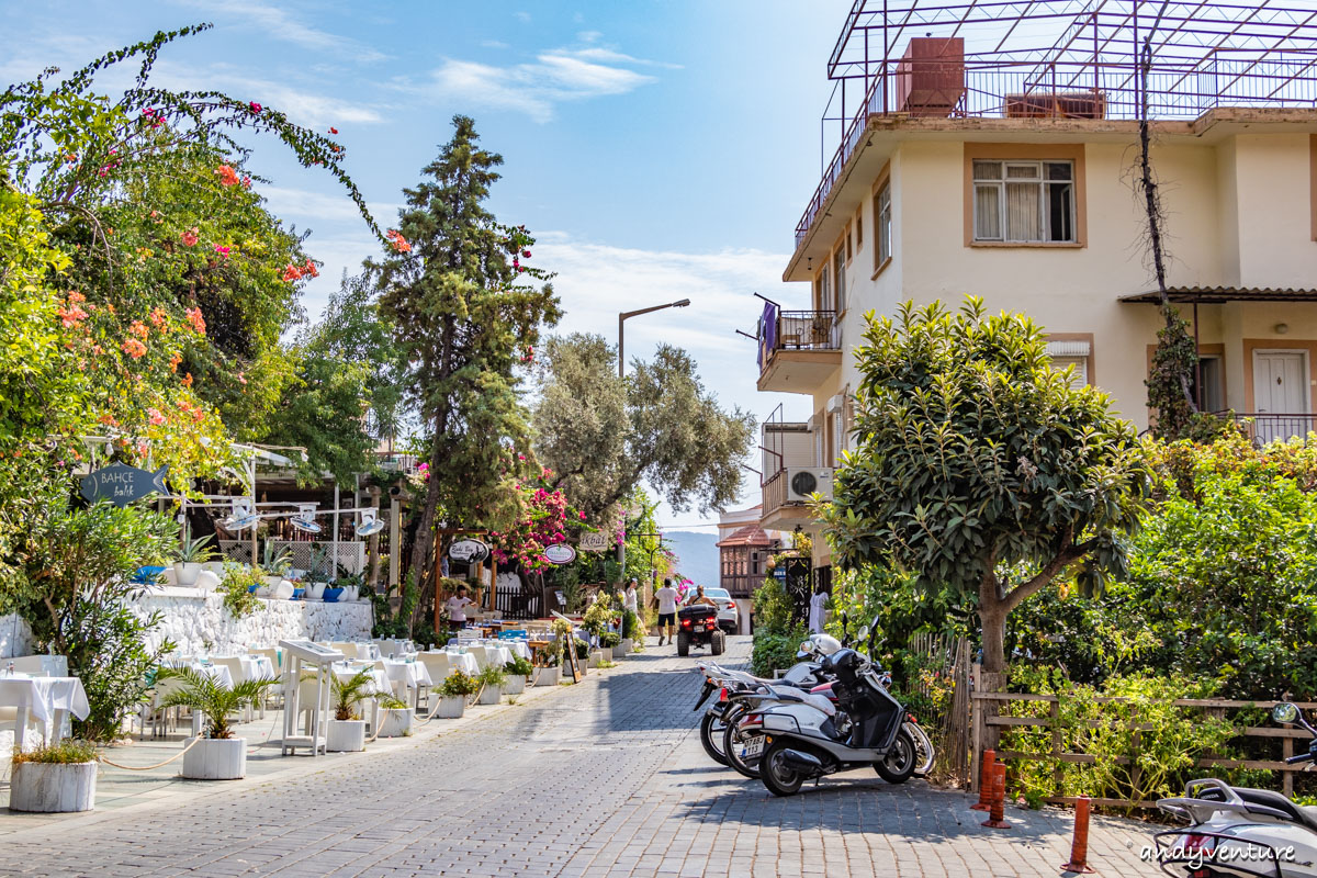 卡什Kas－從沿海公路到希臘式港口小鎮｜安塔利亞Antalya｜土耳其租車旅遊