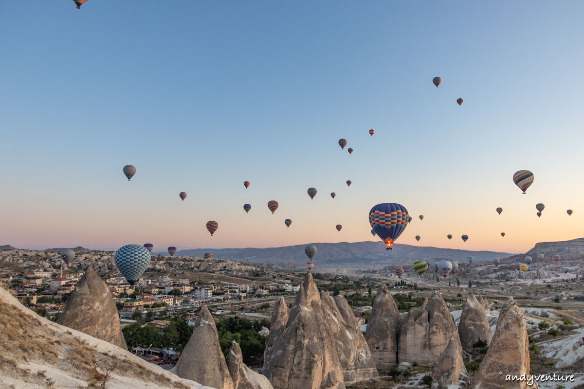 土耳其看熱氣球－被熱氣球包圍著的夢幻場景｜卡帕多奇亞｜土耳其租車旅遊
