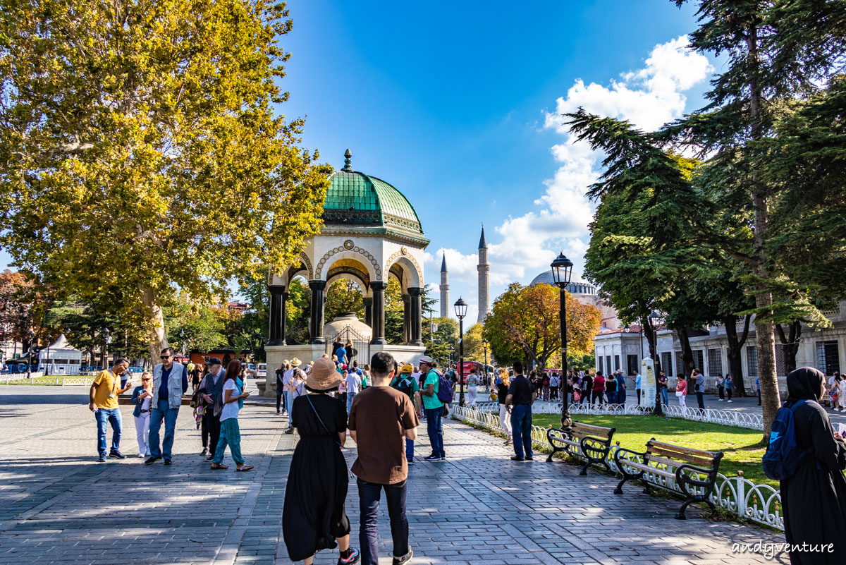 藍色清真寺－擁有六座宣禮塔的清真寺古蹟｜伊斯坦堡｜土耳其租車旅遊