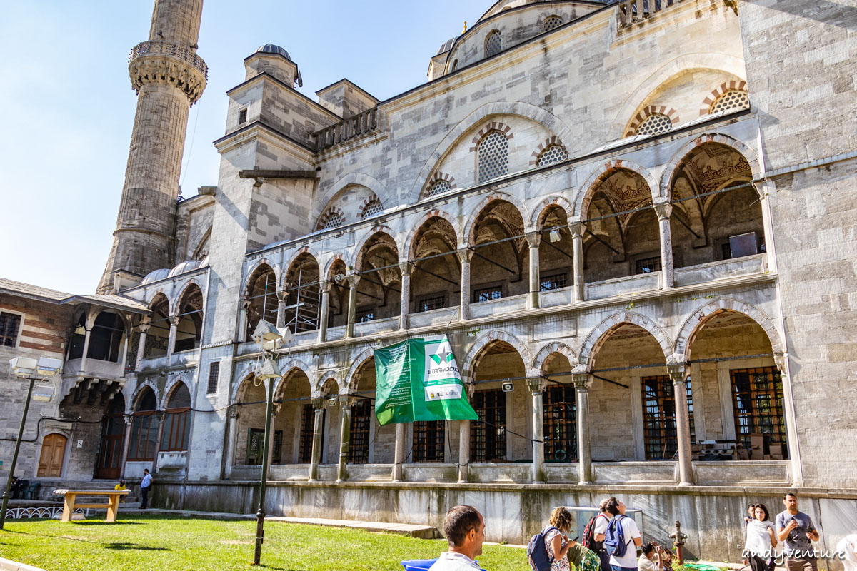 藍色清真寺－擁有六座宣禮塔的清真寺古蹟｜伊斯坦堡｜土耳其租車旅遊