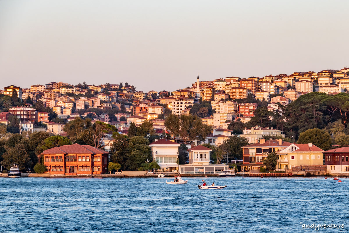 博斯普魯斯海峽遊船－從海上欣賞伊斯坦堡沿岸景色｜伊斯坦堡｜土耳其租車旅遊
