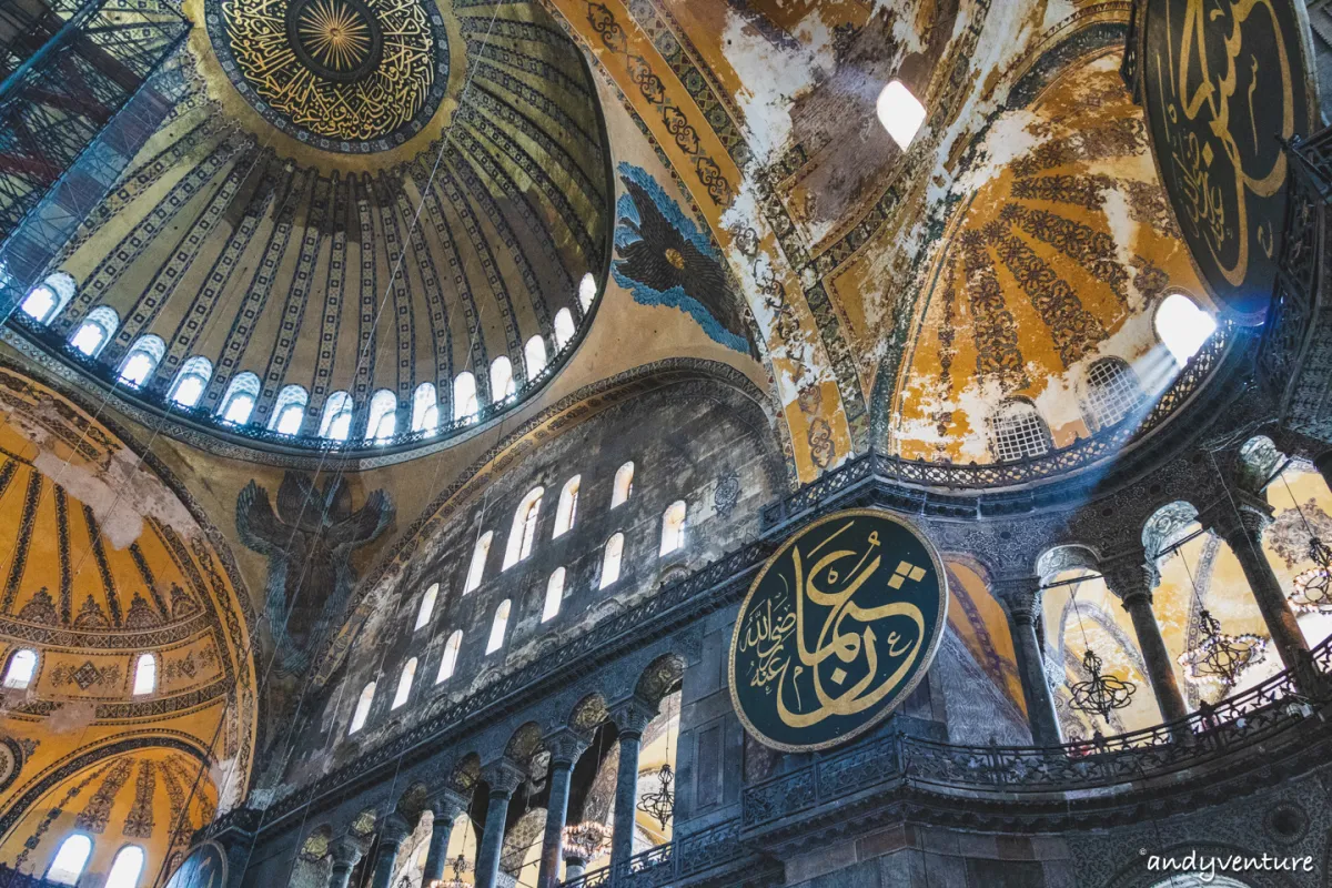 聖索菲亞大教堂(Hagia Sophia)－融合伊斯蘭教與基督教的古老教堂｜伊斯坦堡Istanbul｜土耳其租車旅遊