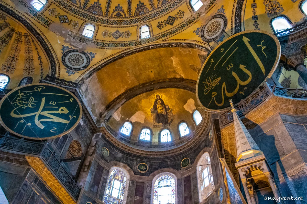 聖索菲亞大教堂(Hagia Sophia)－融合伊斯蘭教與基督教的古老教堂｜伊斯坦堡Istanbul｜土耳其租車旅遊