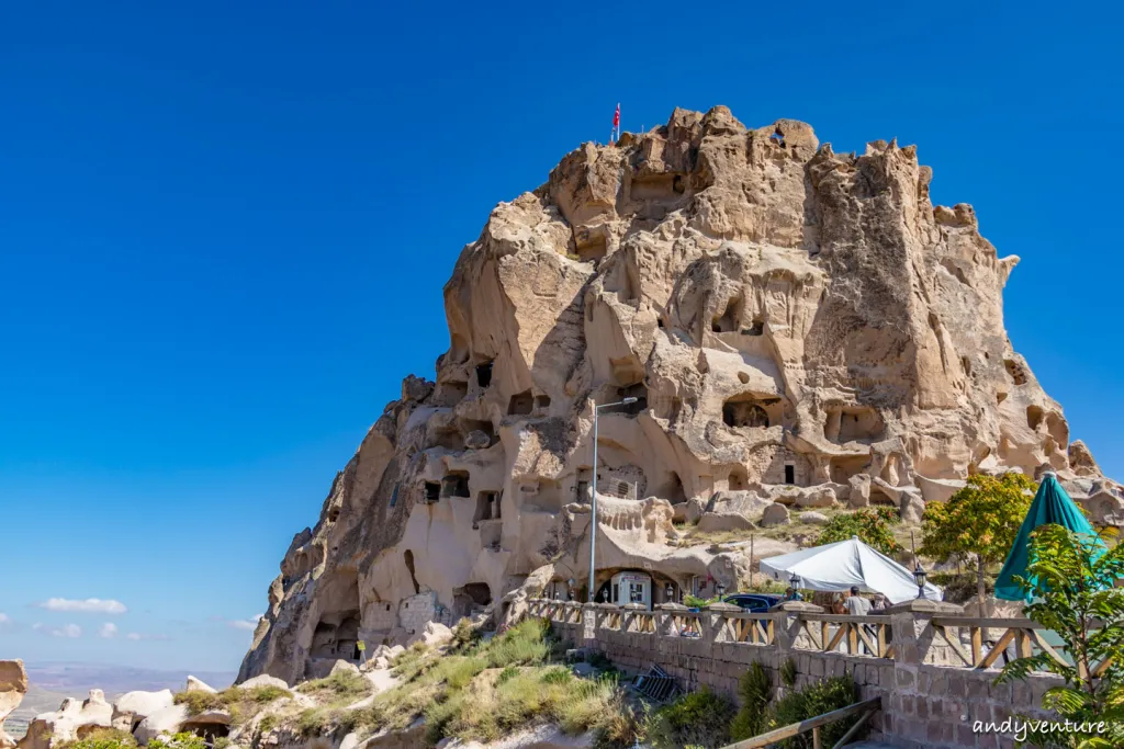 烏奇薩爾城堡Uchisar Castle－古代巨石碉堡｜卡帕多奇亞｜土耳其租車旅遊